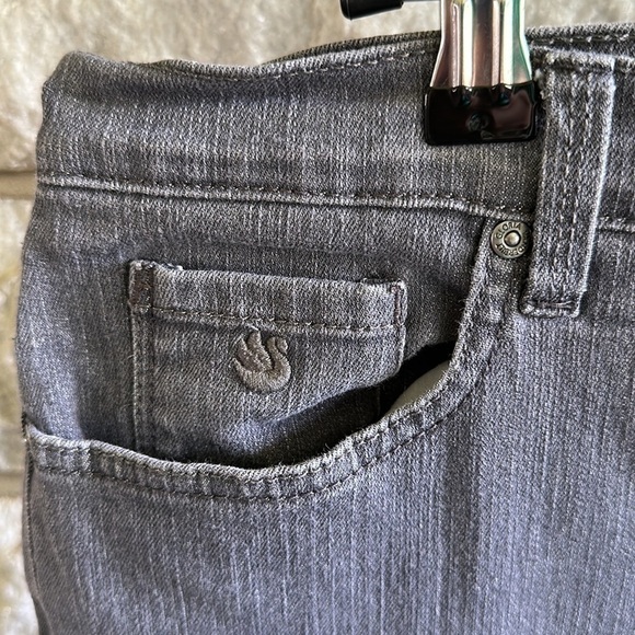 Gloria Vanderbilt Amanda gray jeans size 16 short - Picture 2 of 6